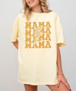 retro mama shirt with checkered lightning bolt monochrome design cute mom t shirt for new mothers and christmas gifts wjep7