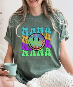 retro mama shirt with smiley face for mothers day cute mom t shirt pregnancy announcement mom life shirt b1nk7