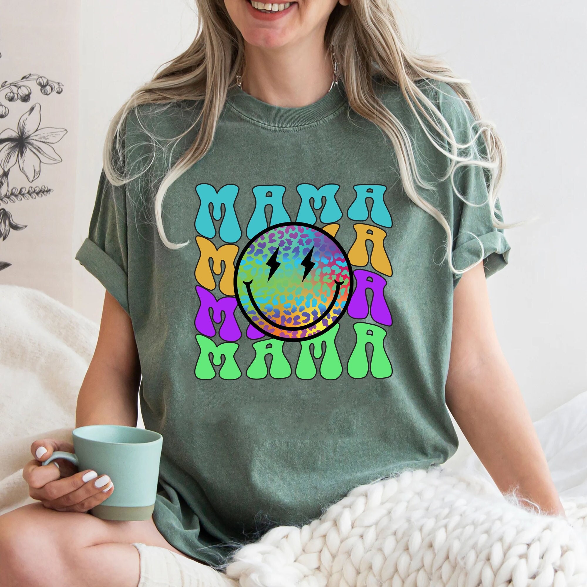 retro mama shirt with smiley face for mothers day cute mom t shirt pregnancy announcement mom life shirt b1nk7