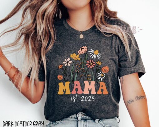 retro mama shirt with wildflowers new mama est 2025 funny mom shirt for pregnancy announcement mothers day gift