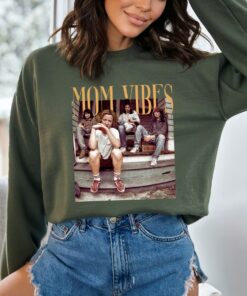 retro mom vibes sweatshirt 90s thug life t shirt cute mom life shirt trendy mothers day gift for moms wtsin