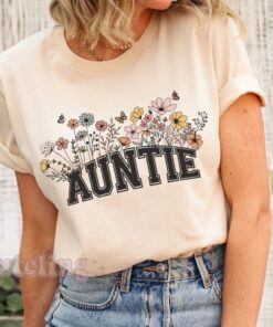 retro wildflowers auntie shirt for new aunts pregnancy announcement groovy aunt t shirt best aunt ever gift f6z4o