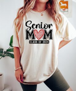 senior mom 2024 shirt with leopard heart funny mom life t shirt for graduation party and senior mom gifts 22www