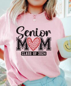 senior mom 2024 shirt with leopard heart funny mom life t shirt for graduation party and senior mom gifts ks9k9