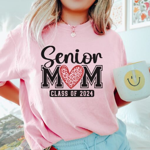 senior mom 2024 shirt with leopard heart funny mom life t shirt for graduation party and senior mom gifts ks9k9