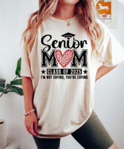 senior mom 2025 shirt with leopard heart design for graduation party and unique senior mom gift ideas 7tt96