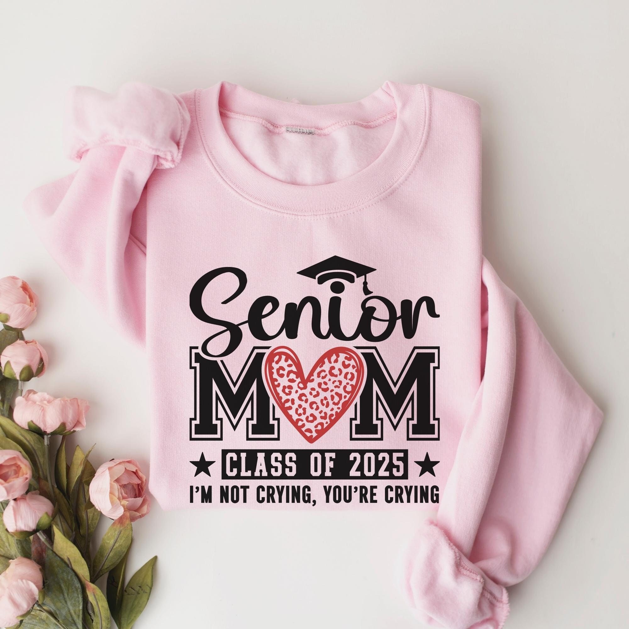 senior mom 2025 sweatshirt with leopard heart design for graduation party cute mom life shirt unique senior mom gift sc5ib