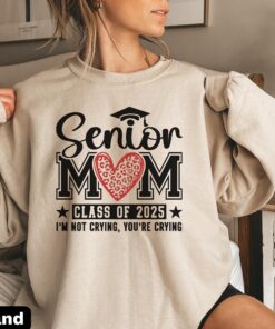 senior mom 2025 sweatshirt with leopard heart design for graduation party cute mom life shirt unique senior mom gift yg7u7