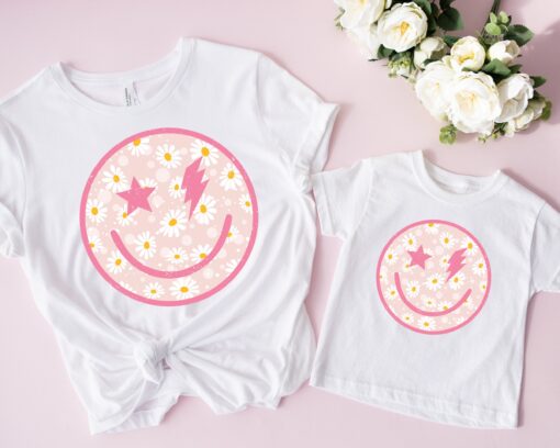 smiley face daisy graphic tee for moms and babies cute mothers day shirt baby graphic t shirt unique mom life apparel srzfe
