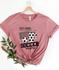 soccer mom sweatshirt crewneck shirt for soccer mama stylish apparel for moms supporting their kids y7rqv