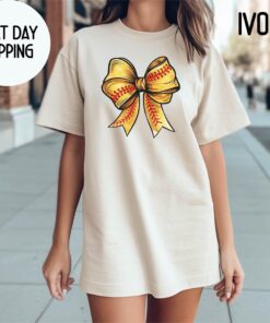 softball mom shirt game day tee cute softball bow design for fall sports best mom ever gift qepe8