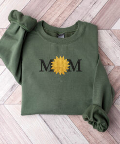 sunflower mama embroidery shirt best mom sweatshirt for mothers day personalized gift for mama birthday nhyiz