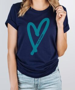 teal food allergy awareness mom shirt with heart design for food allergies and oit challenges vnbdp