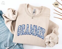 toile de jouy grammie sweatshirt for grandma best grandma gifts chinoiserie mothers day birthday crewneck wtxbt