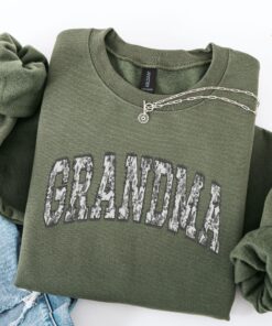 toile de jouy grandma sweatshirt floral grammy crewneck custom granny shirt mothers day gift for grandmother 83cze