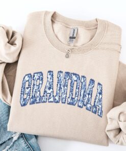 toile du jouy grandma sweatshirt floral granny crewneck custom grammy shirt best grandma gift for mothers day 0yxuy