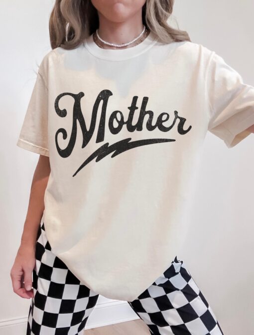 trendy graphic mom shirt for women edgy mama tee cute oversized t shirt for stay at home moms badass motherhood apparel j0h6h