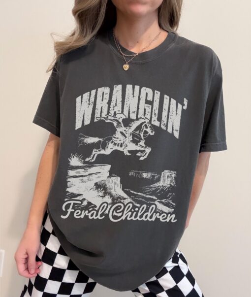 trendy mom t shirt for women wrangling feral children western style cute mama shirt midwest country mom life apparel wjjdk