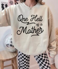 vintage badass mom sweatshirt hoodie for women retro one hell of a mother crewneck perfect for moms and mothers day gifts c3zpl