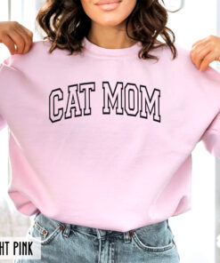 vintage cat mom sweatshirt retro crewneck for cat lovers stylish cat mom hoodie comfortable cat mama sweater nhzka