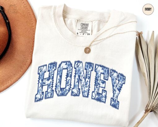 vintage floral honey t shirt for grandma mothers day gift cute toile de jouy design christmas honey shirt nhq9q