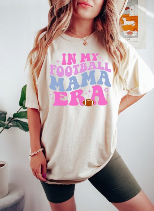 vintage football mama shirt for moms funny football season tee cute retro football mom t shirt best gift for football moms npgv8