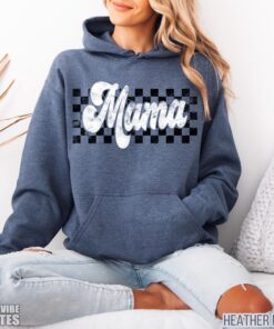 vintage mama sweatshirt with checkered design cute mom hoodie retro style cool mom shirt for everyday wear zhnrk