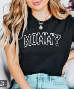 vintage varsity style mommy shirt for mothers day pregnancy announcement new mom gift cute mom t shirt for baby reveal 8pmks