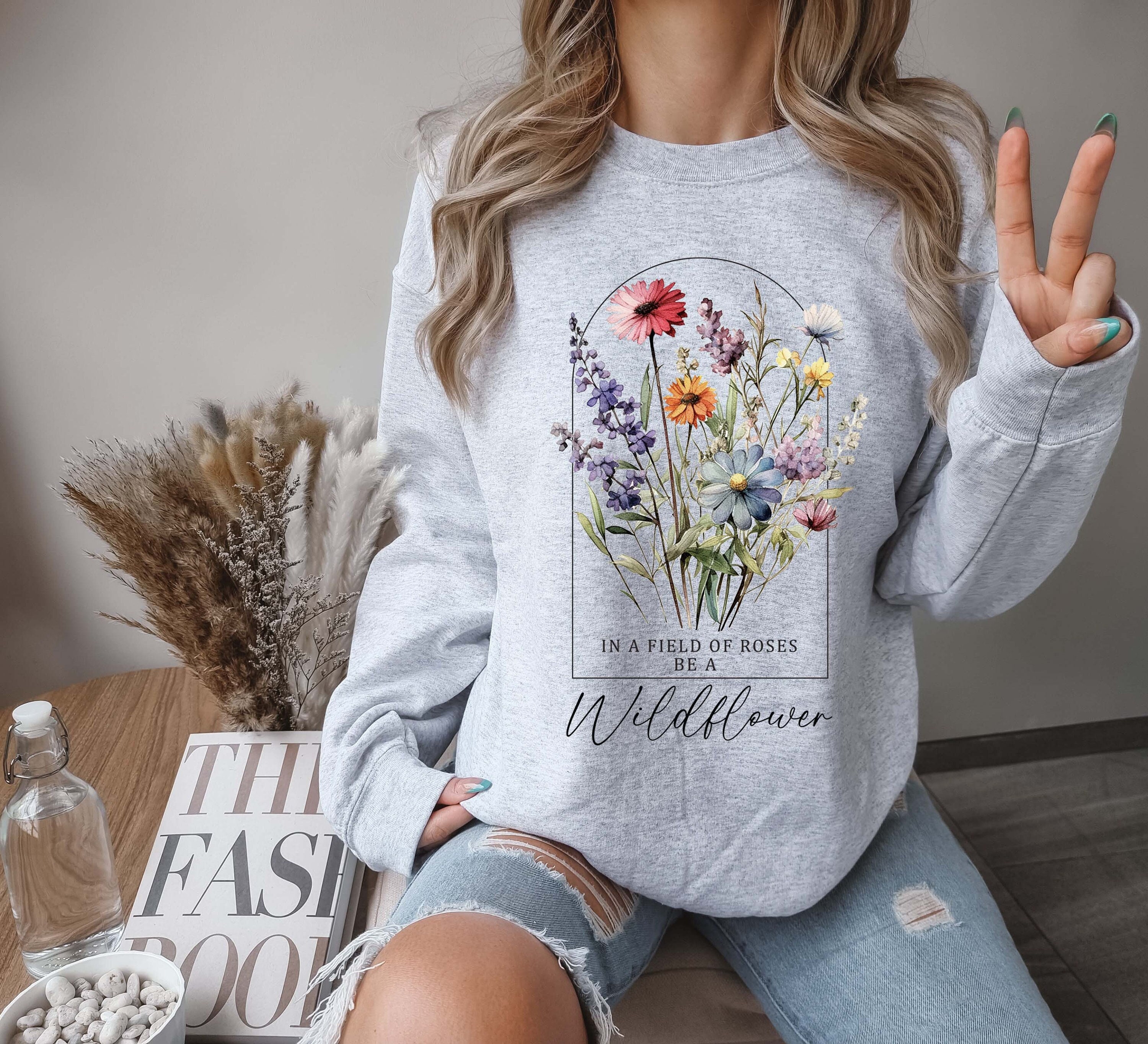 vintage wildflowers botanical sweatshirt for plant lovers and nature lovers ideal gift for mom and flower enthusiasts 7dqyl scaled