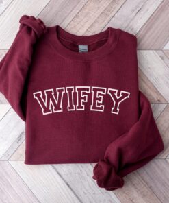 wifey sweatshirt for new wife unique bridal shower gift wedding present newlywed honeymoon apparel nkygq