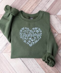 wildflower grandma shirt with heart embroidery for mothers day personalized gift unique grandma sweatshirt nf4fv