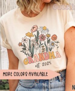 wildflowers grandma shirt est 2025 for new grandmother pregnancy announcement floral grandma t shirt tumn5