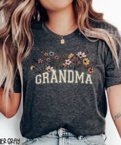 wildflowers grandma shirt established 2024 new grandmother pregnancy announcement retro flower t shirt vfinr