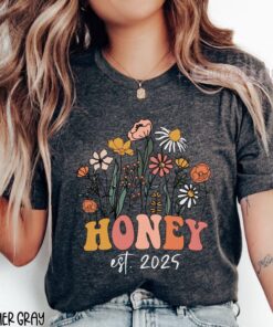 wildflowers grandma shirt honey est 2025 new grandmother gift pregnancy announcement nana baby reveal shirt 5nz48