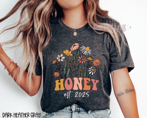 wildflowers grandma shirt honey est 2025 new grandmother gift pregnancy announcement nana baby reveal shirt 5nz48