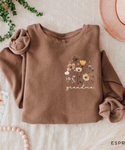 wildflowers grandma sweatshirt crewneck best grandma shirt christmas gift for grandma personalized sweater guzdv