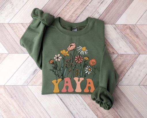 wildflowers grandma sweatshirt for new grandmother est 2023 pregnancy announcement nana baby reveal gift