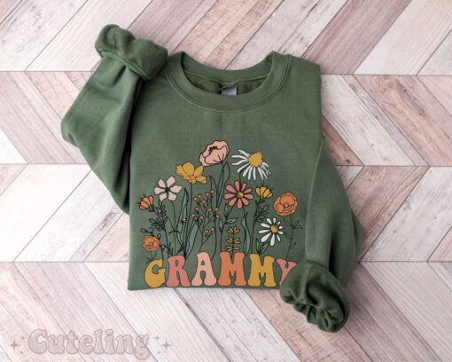 wildflowers grandma sweatshirt for new grandmother est 2023 pregnancy announcement nana baby reveal gift rldyr