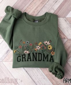 wildflowers grandma sweatshirt for new grandmother est 2024 plus size pregnancy announcement gift vggcr