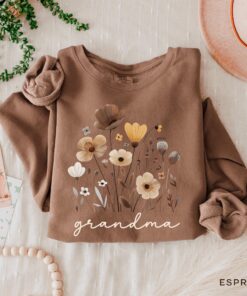 wildflowers grandma sweatshirt gigi shirt for christmas gifts crewneck sweatshirt unique gift for grandma paivw