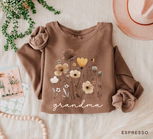 wildflowers grandma sweatshirt gigi shirt for christmas gifts crewneck sweatshirt unique gift for grandma paivw
