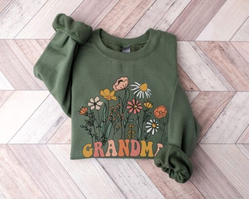 wildflowers grandma sweatshirt new grandmother gift est 2023 pregnancy announcement nana baby reveal shirt svqji