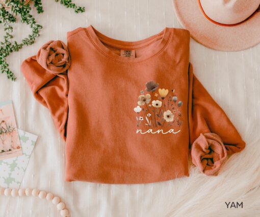 wildflowers nana sweatshirt for grandma crewneck shirt mothers day gift cute nana apparel jlgmp