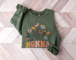 wildflowers nonna sweatshirt for new grandmother est 2023 pregnancy announcement nana baby reveal gift qrwke