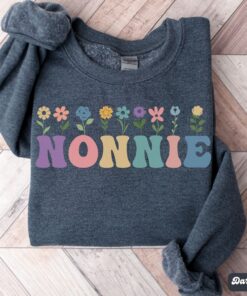 wildflowers nonnie sweatshirt retro floral grandma shirt for mothers day pregnancy reveal and birthday gift gpqra