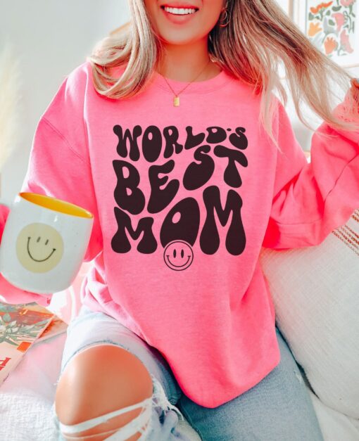 worlds best mom sweatshirt for women funny mom shirt ideal for mothers day gifts and new moms g8sle scaled
