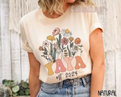 yaya shirt with wildflowers for new grandmother est 2024 pregnancy announcement grannie nana mimi baby on the way te0ht